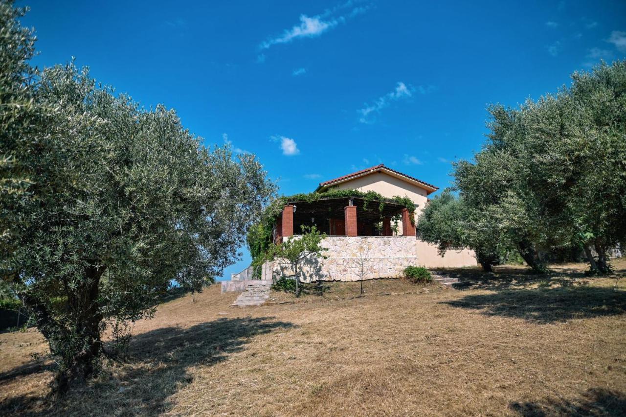 Aiolos Holiday home *